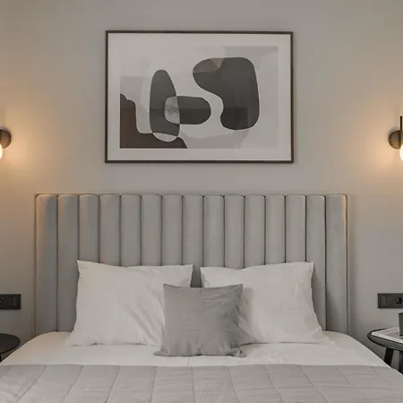 Uptown Quiet 2bed, Full Kitchen, 2desks, Parking, Bath Wilno