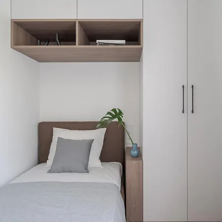 Apartament Uptown Quiet 2bed, Full Kitchen, 2desks, Parking, Bath *