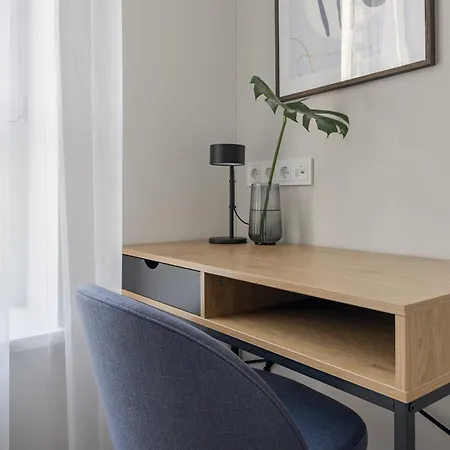 Apartament Uptown Quiet 2bed, Full Kitchen, 2desks, Parking, Bath Wilno