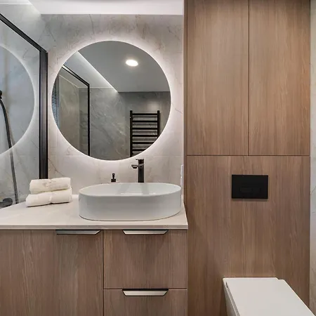Apartament Uptown Quiet 2bed, Full Kitchen, 2desks, Parking, Bath Wilno